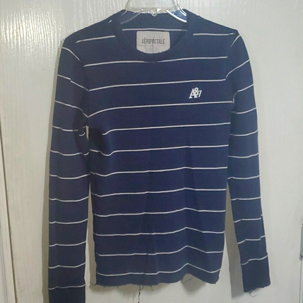 Aeropostale sweater, snug fit. Extra small size.